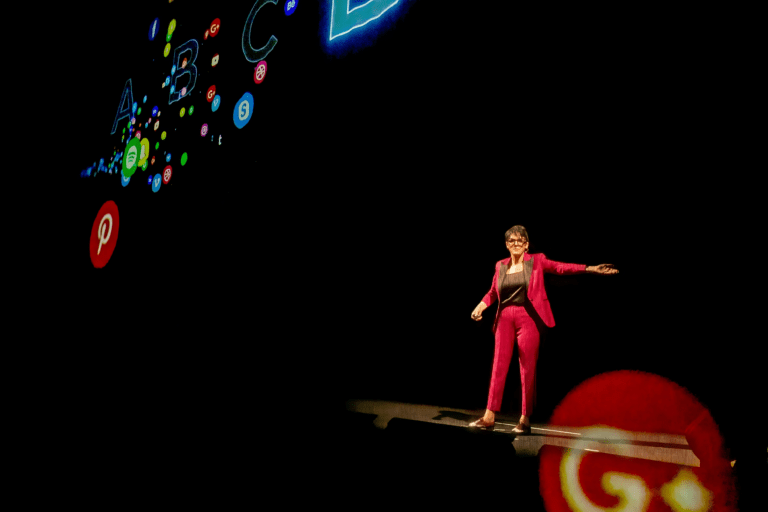 Sylvie di Giusto's 3D Immersive Holographic Keynote Experience