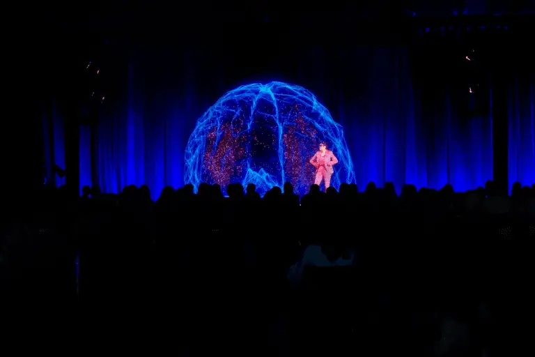 Sylvie di Giusto's 3D Immersive Holographic Keynote Experience