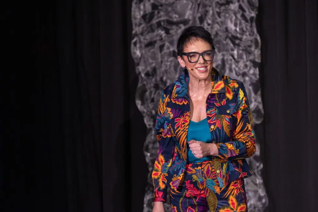 How a Woman Speaker Transforms Event Narratives, Sylvie di Giusto